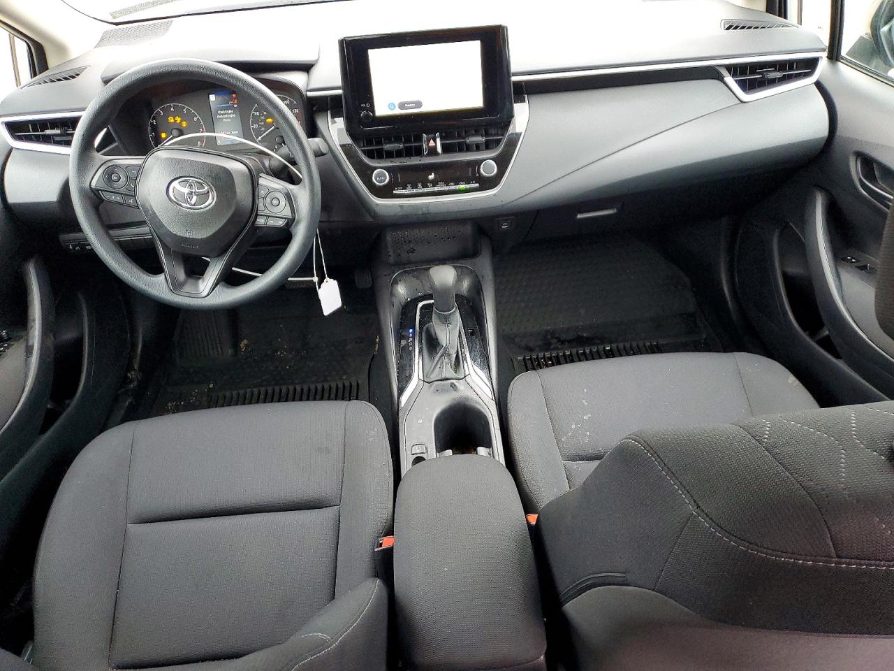 2025 TOYOTA COROLLA LE photo 8