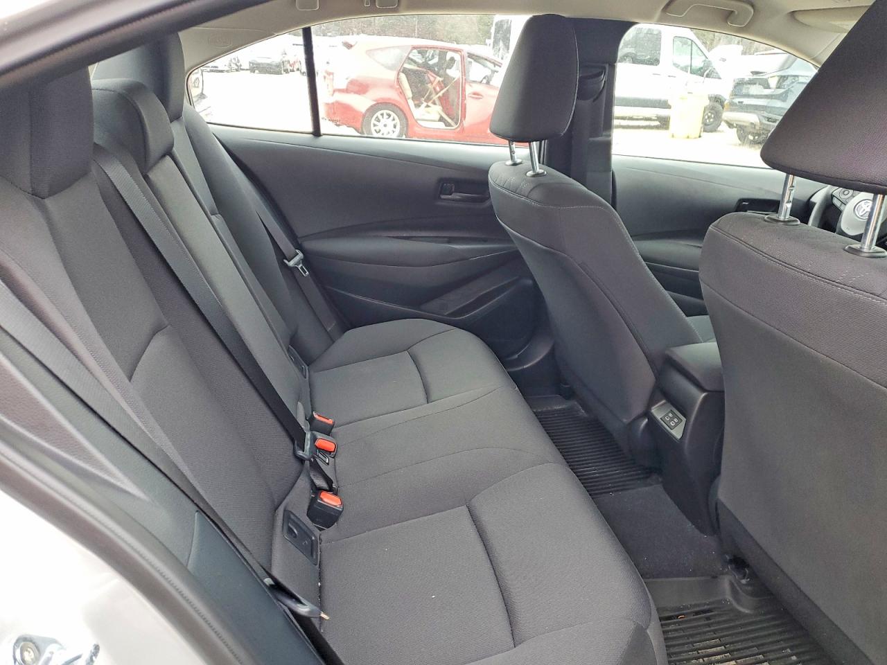 2025 TOYOTA COROLLA LE photo 10