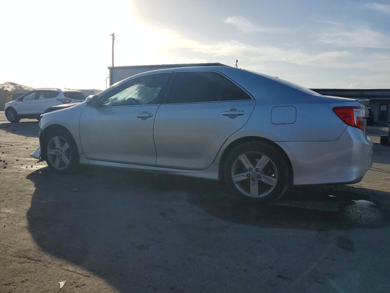 2012 TOYOTA CAMRY BASE photo 3