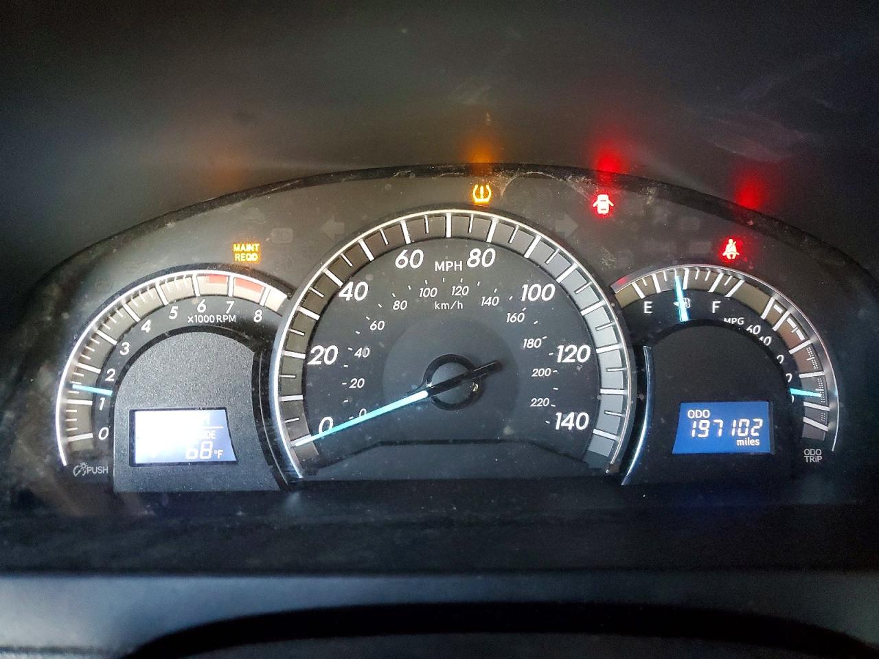 2012 TOYOTA CAMRY BASE photo 17
