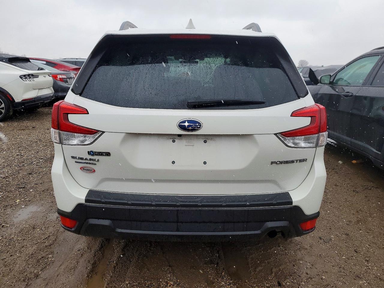 2021 SUBARU FORESTER PREMIUM photo 6