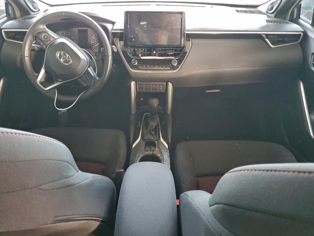2024 TOYOTA COROLLA CROSS SE photo 8