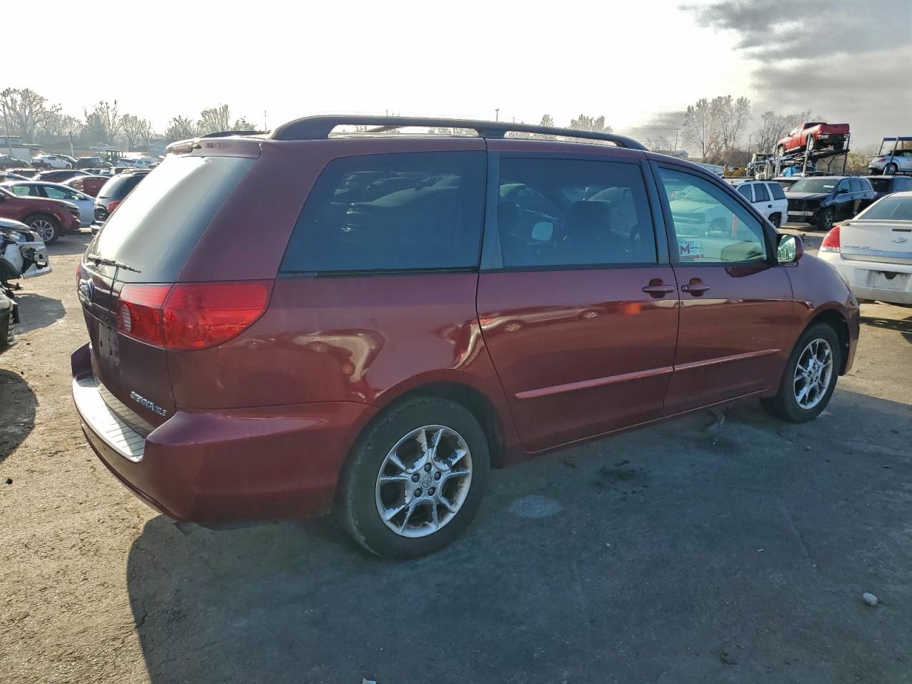 2006 TOYOTA SIENNA XLE photo 3