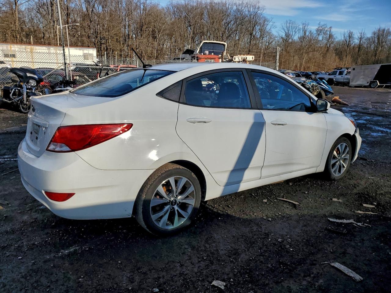 2017 HYUNDAI ACCENT SE photo 3