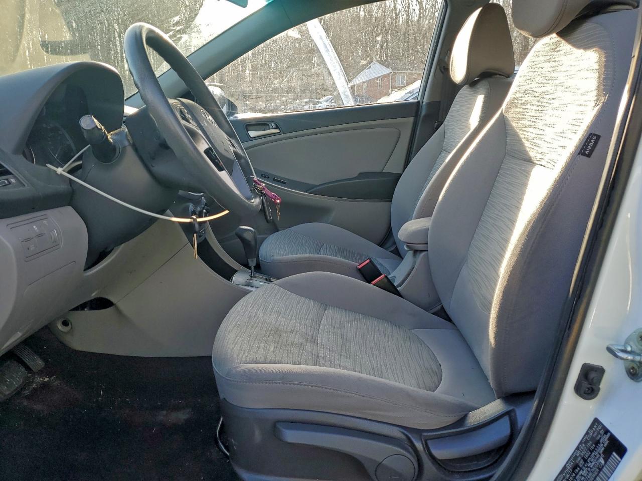 2017 HYUNDAI ACCENT SE photo 7