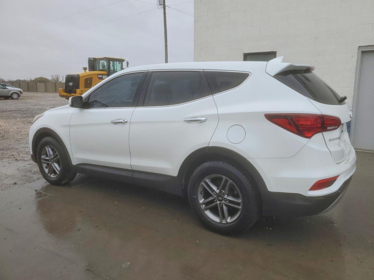 2017 HYUNDAI SANTA FE SPORT photo 2
