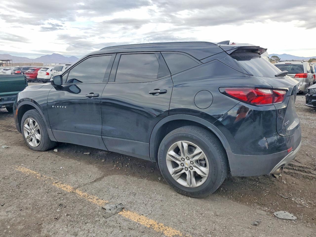 2020 CHEVROLET BLAZER 2LT photo 2