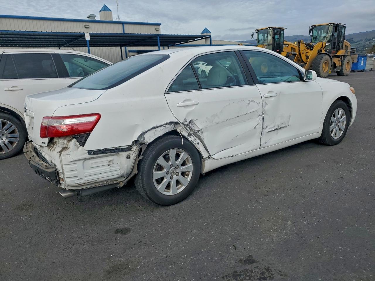 2008 TOYOTA CAMRY LE photo 3