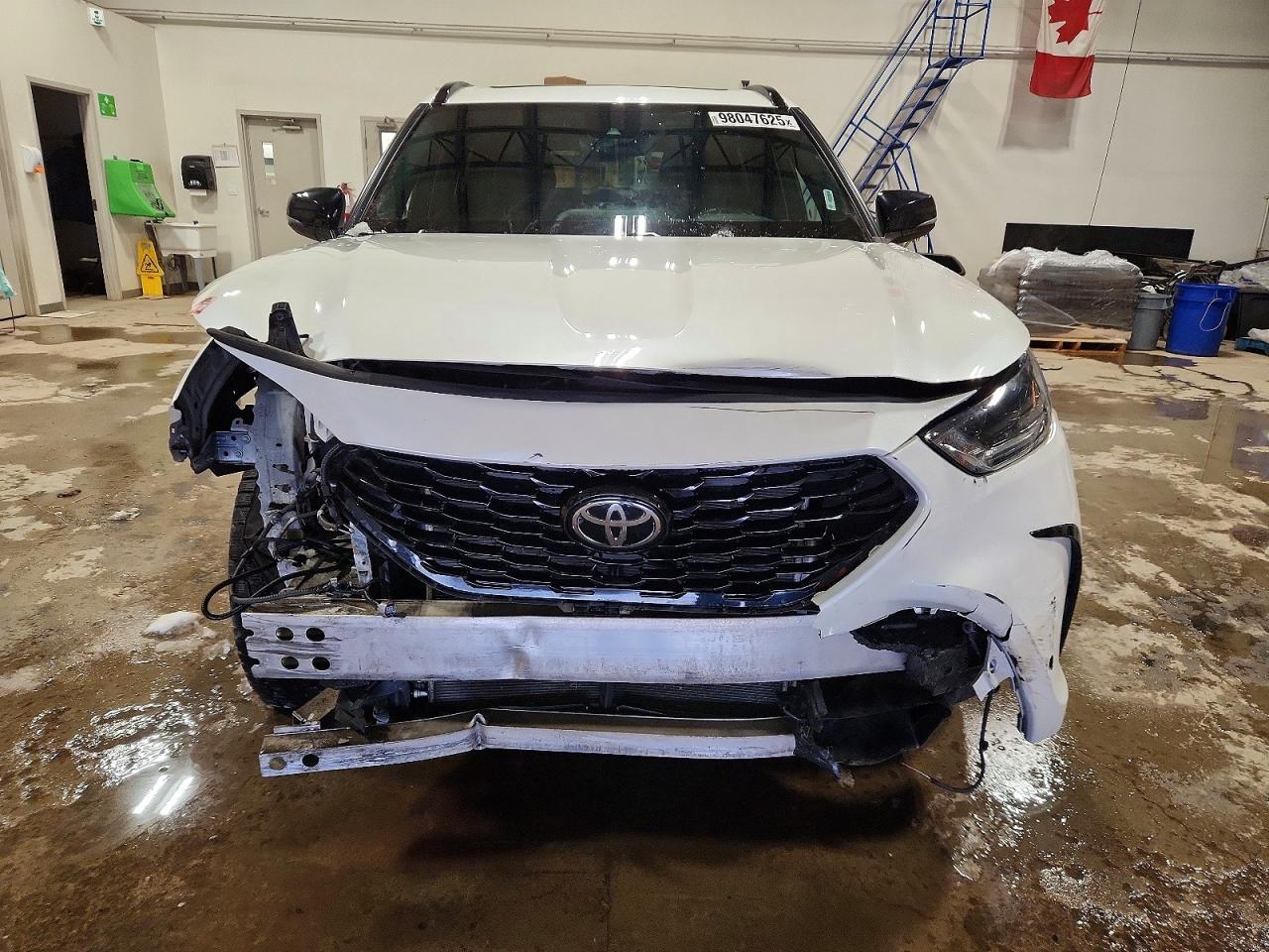 2021 TOYOTA HIGHLANDER XSE photo 9