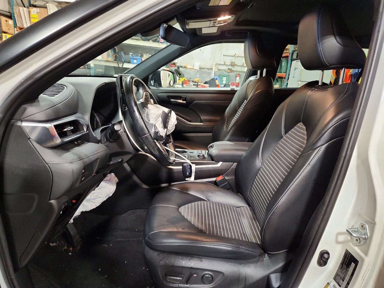 2021 TOYOTA HIGHLANDER XSE photo 13
