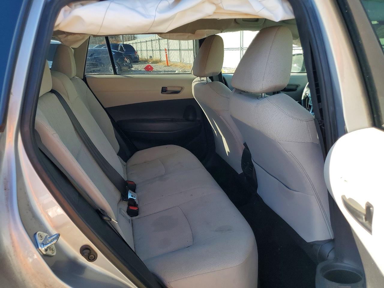2022 TOYOTA COROLLA CROSS LE photo 19