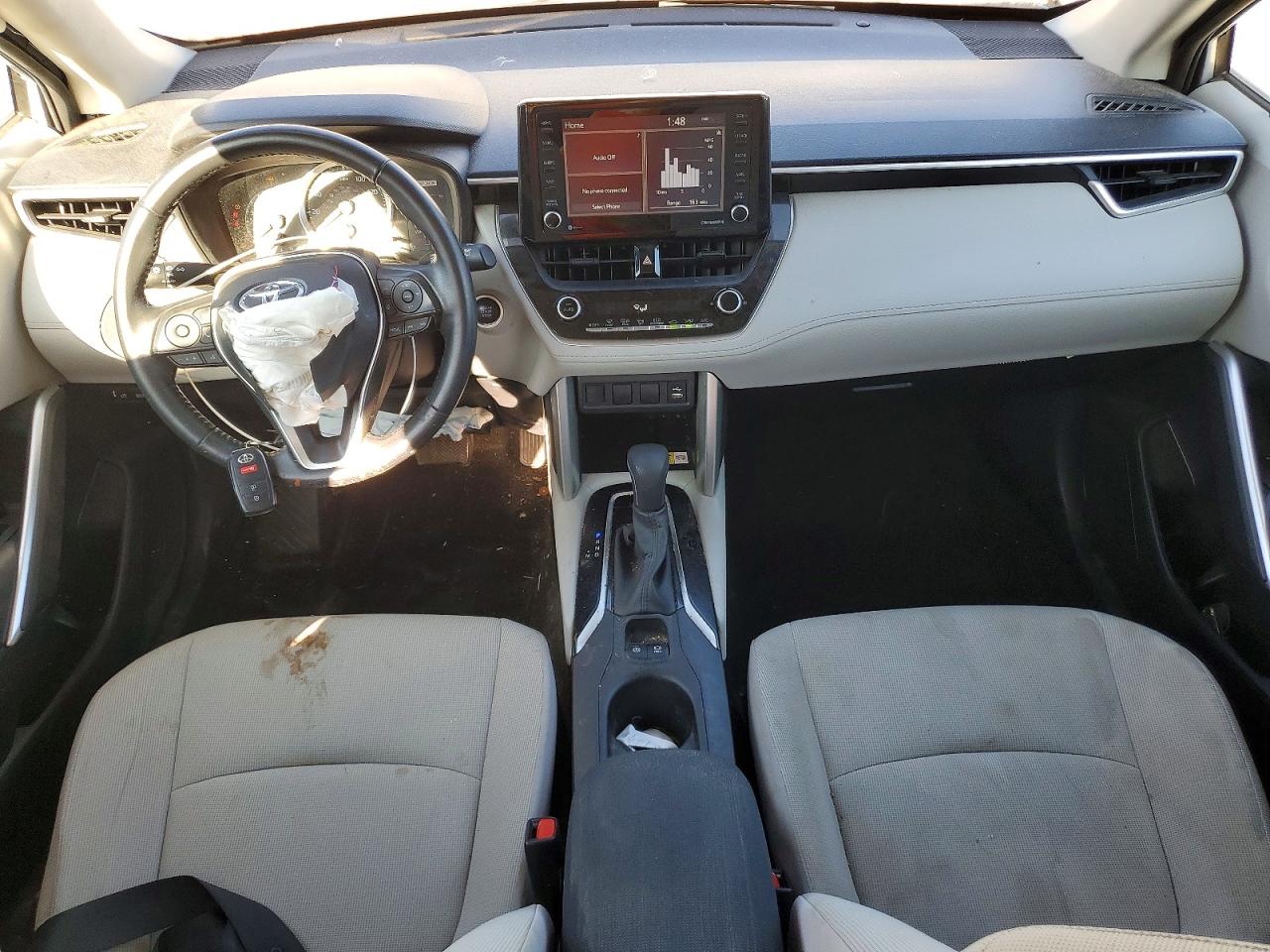 2022 TOYOTA COROLLA CROSS LE photo 15