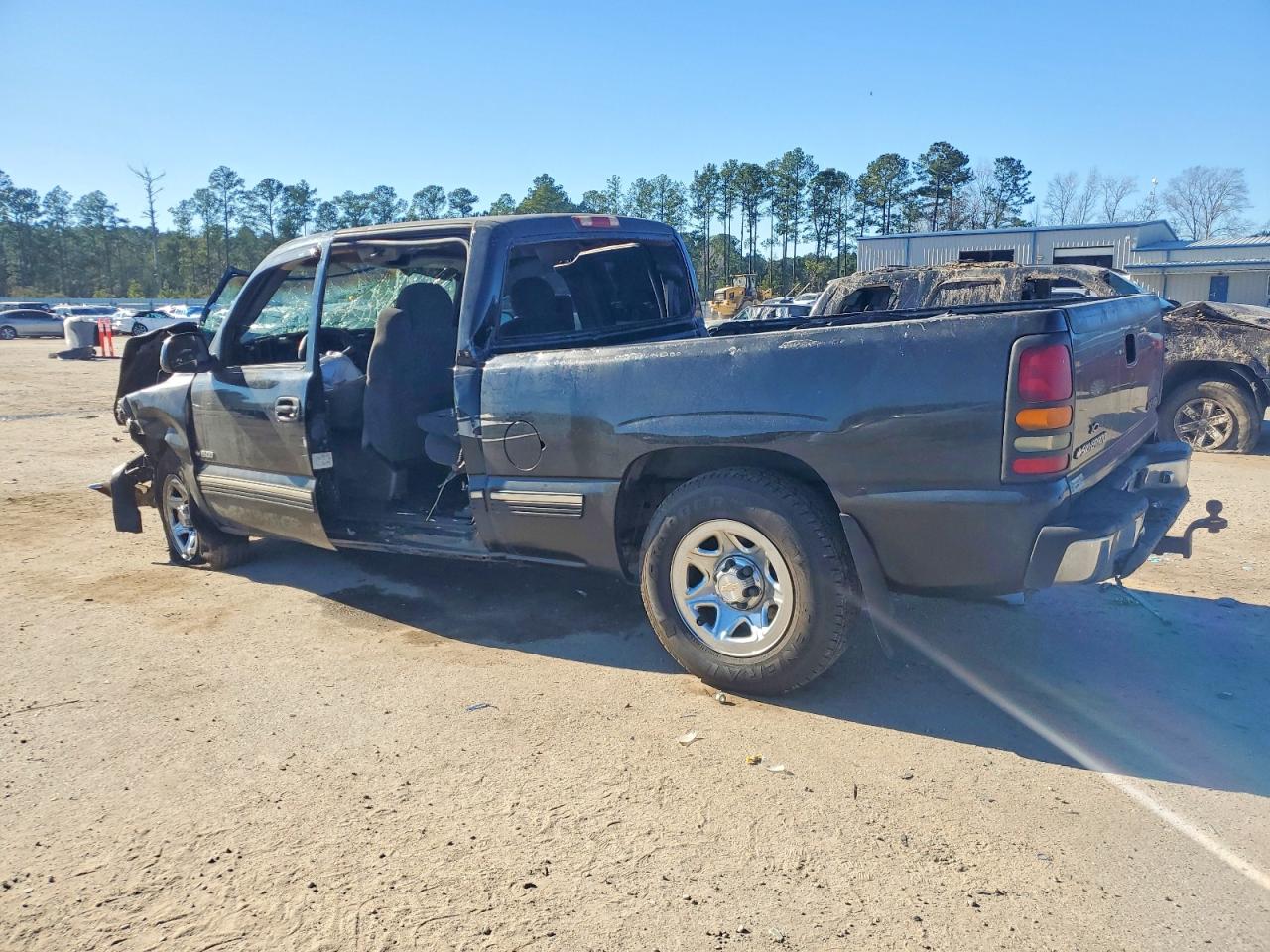 2000 CHEVROLET SILVERADO C1500 photo 2