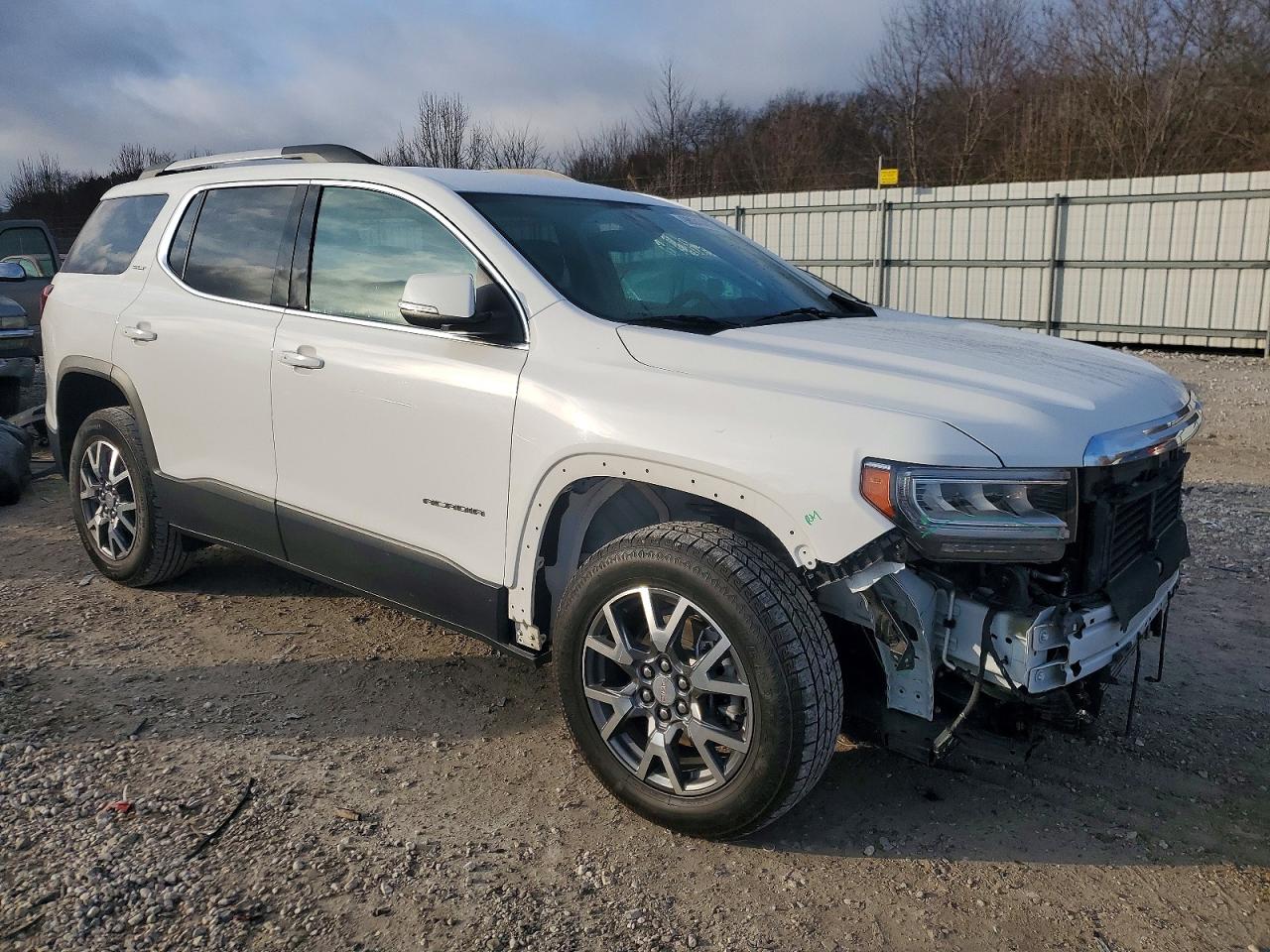 2023 GMC ACADIA SLT photo 4