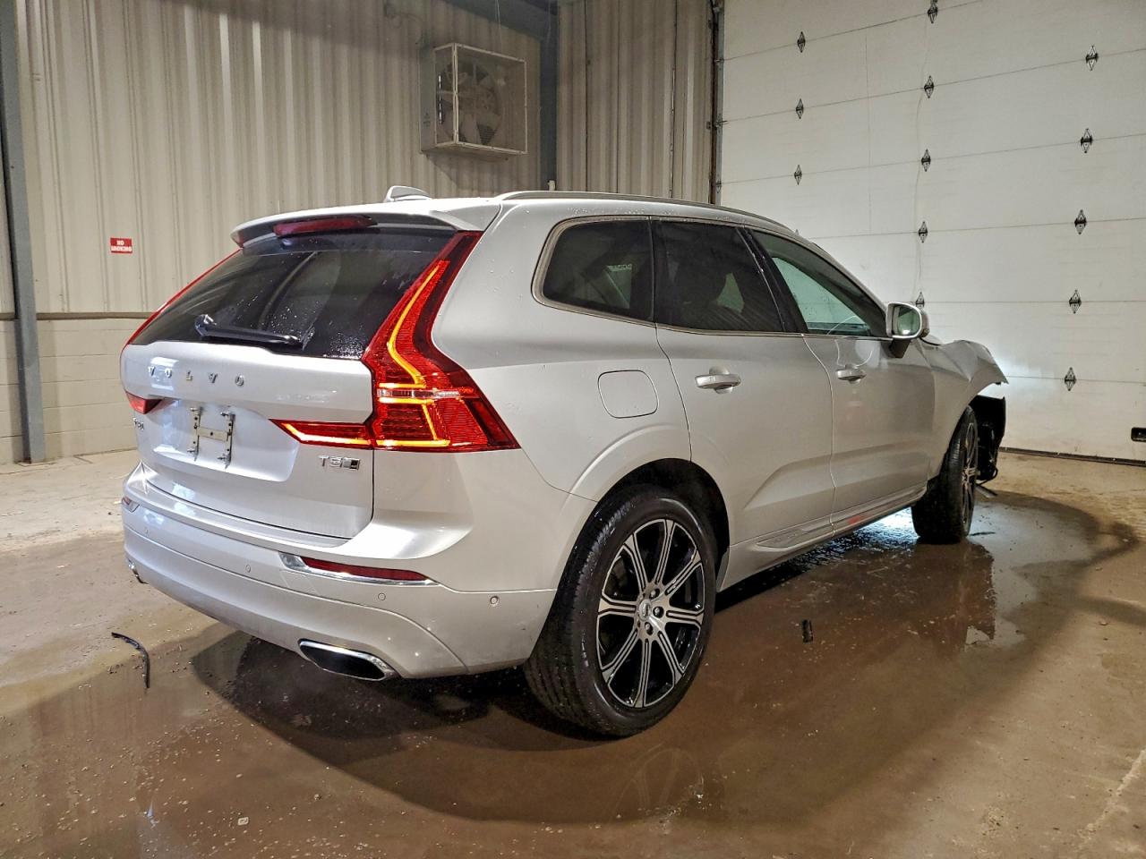 2019 VOLVO XC60 T5 INSCRIPTION photo 3