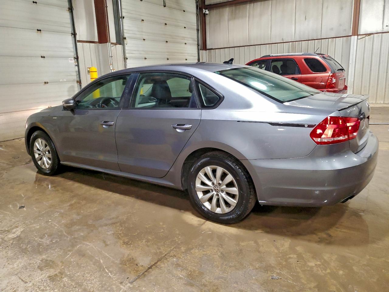 2015 VOLKSWAGEN PASSAT S photo 2