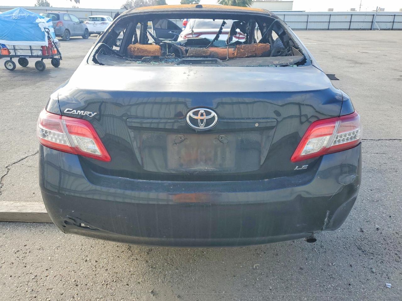 2011 TOYOTA CAMRY BASE photo 11