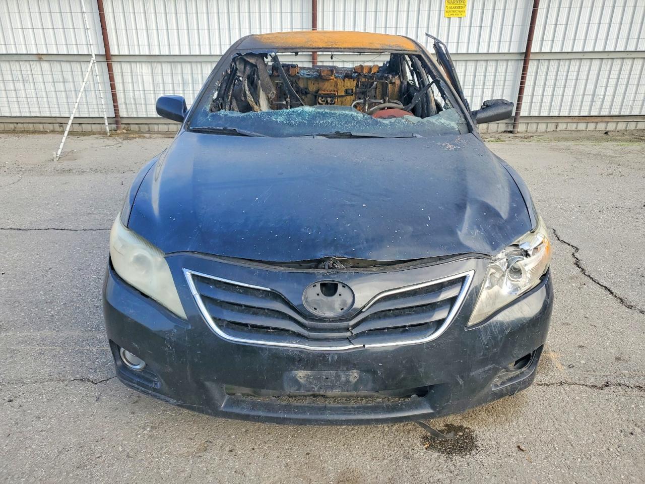 2011 TOYOTA CAMRY BASE photo 9