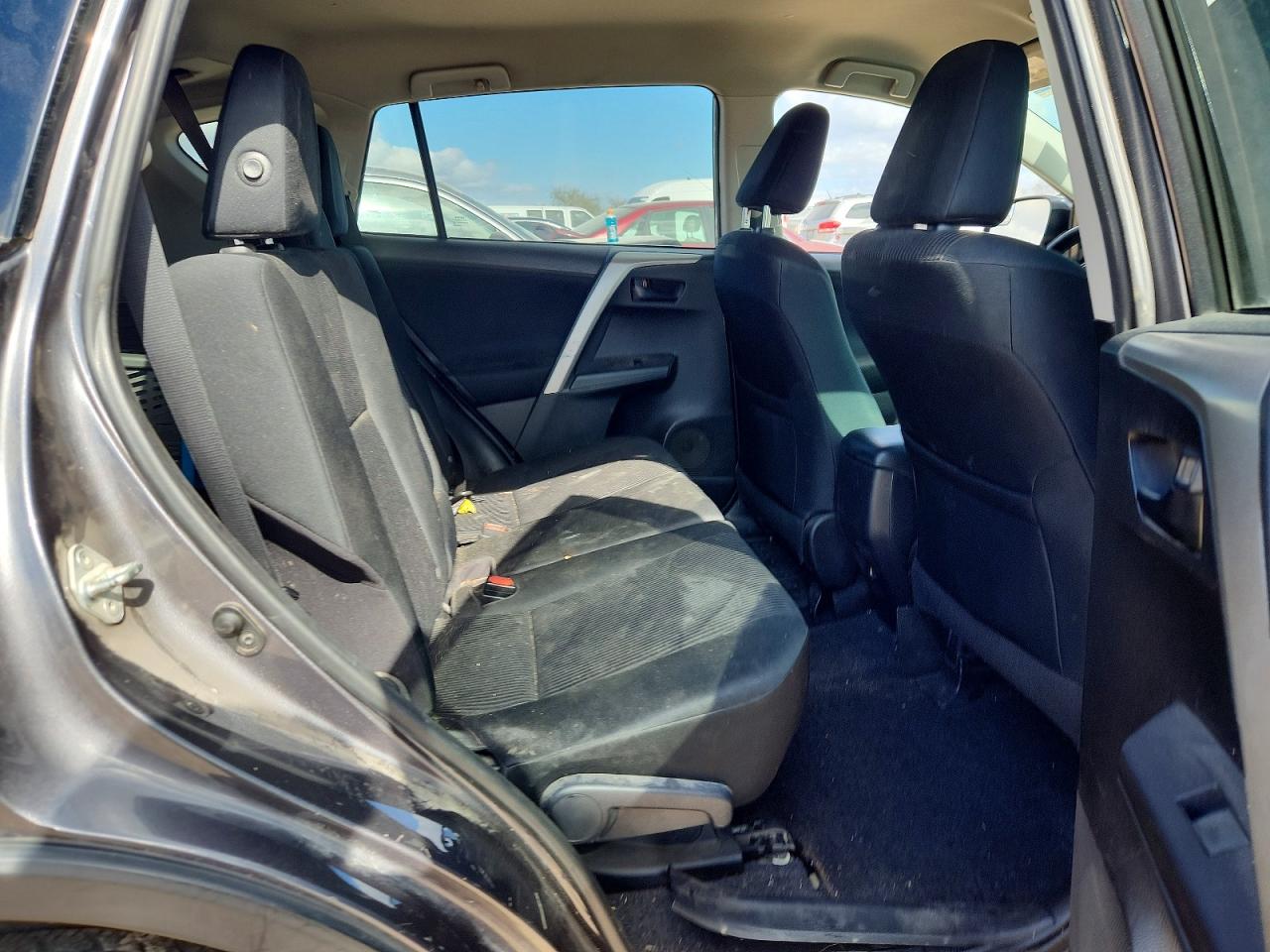 2016 TOYOTA RAV4 LE photo 11