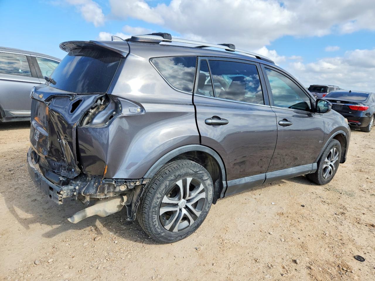 2016 TOYOTA RAV4 LE photo 3