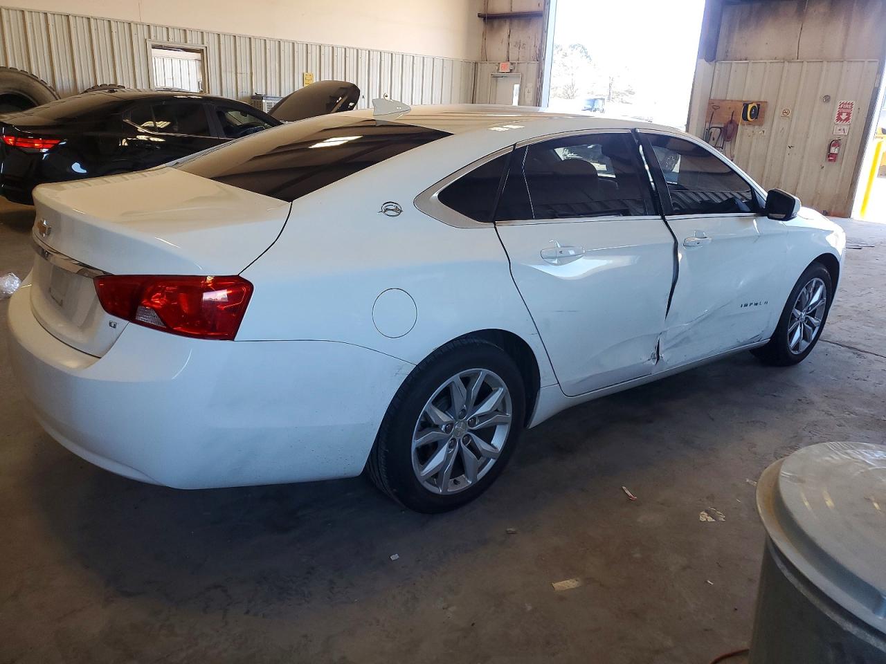 2018 CHEVROLET IMPALA LT photo 3