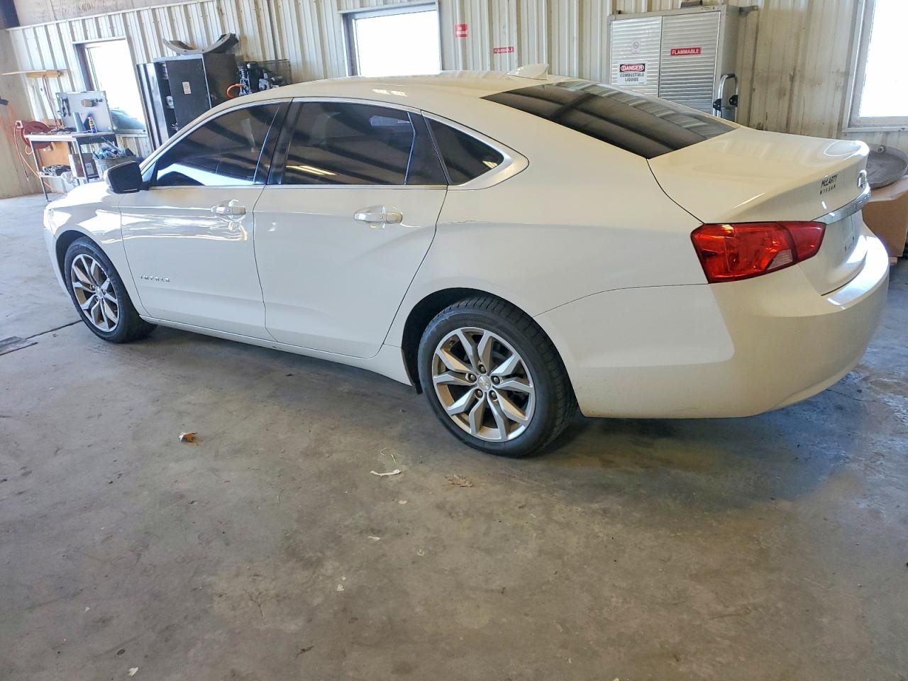2018 CHEVROLET IMPALA LT photo 2