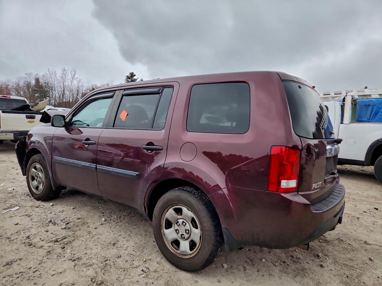 2015 HONDA PILOT LX photo 2