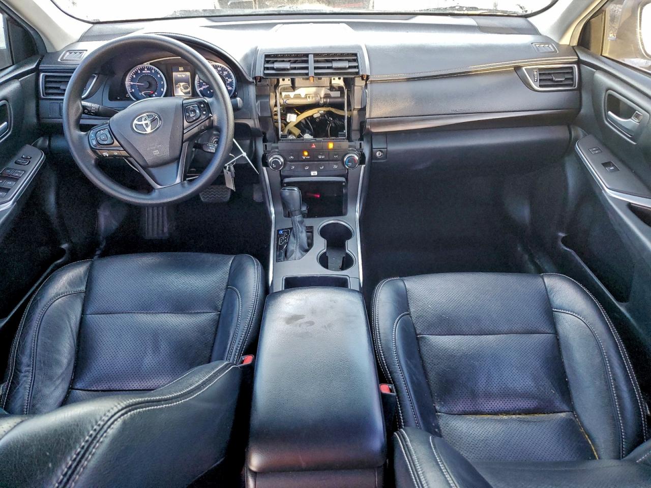 2015 TOYOTA CAMRY LE photo 8