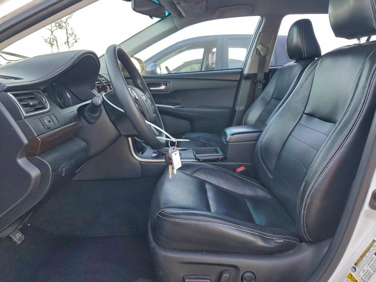 2015 TOYOTA CAMRY LE photo 7