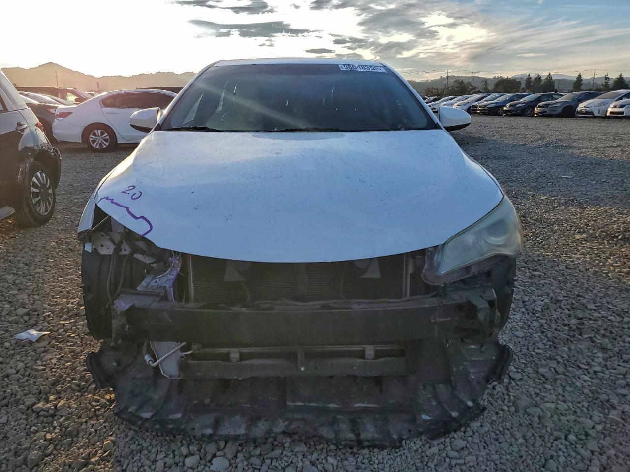 2015 TOYOTA CAMRY LE photo 5