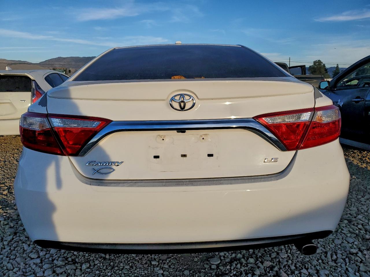 2015 TOYOTA CAMRY LE photo 6