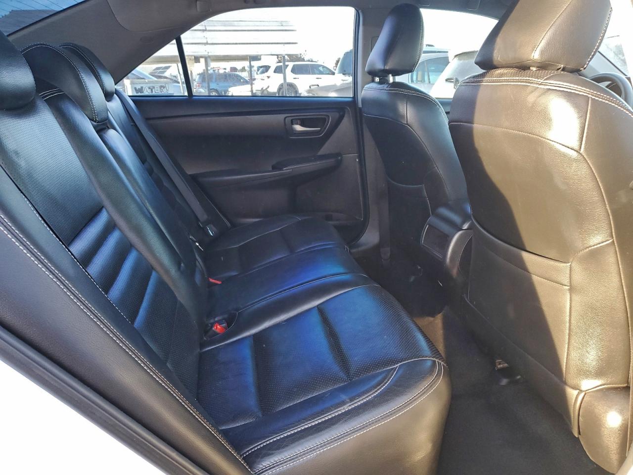 2015 TOYOTA CAMRY LE photo 10