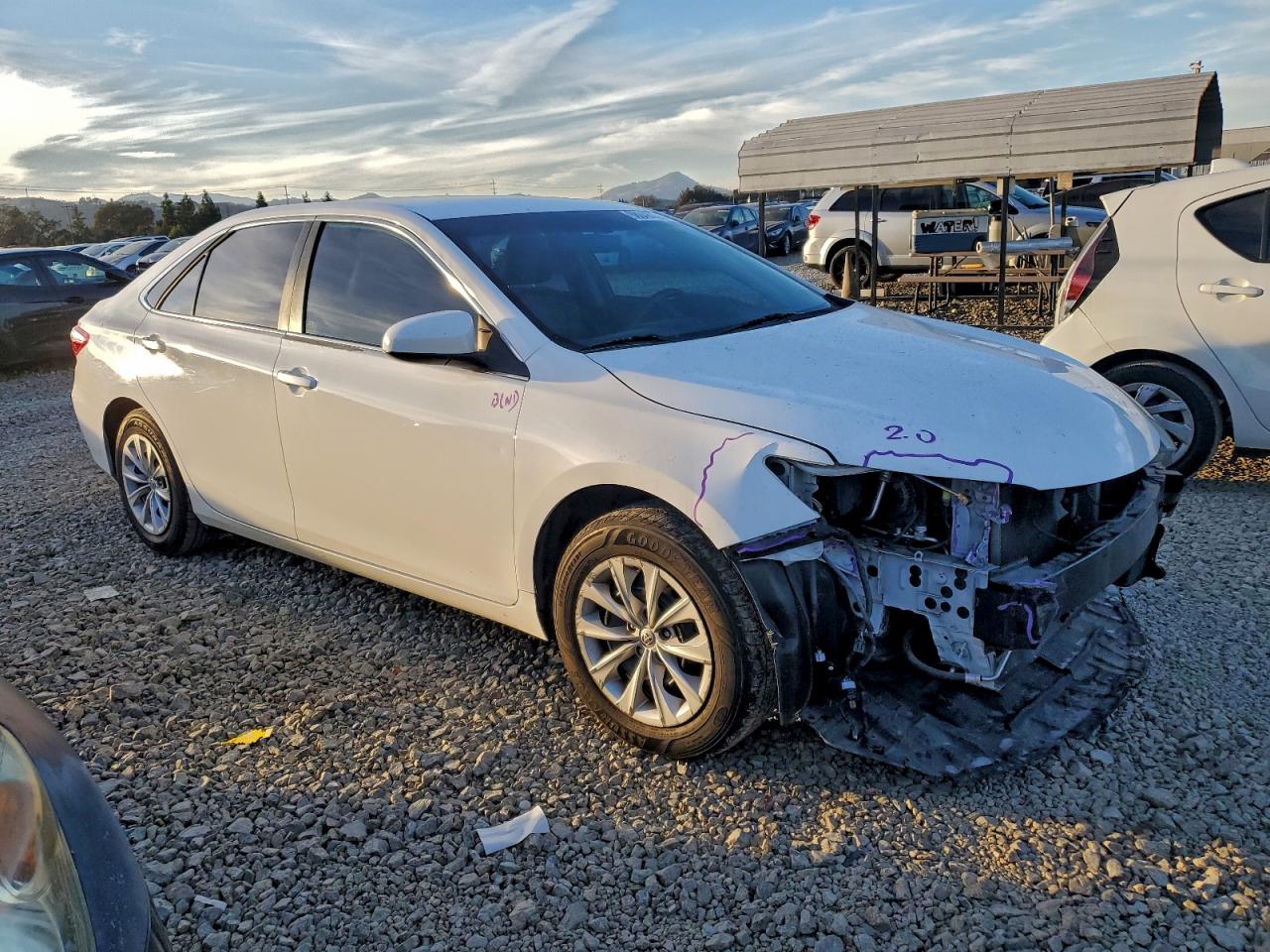 2015 TOYOTA CAMRY LE photo 4