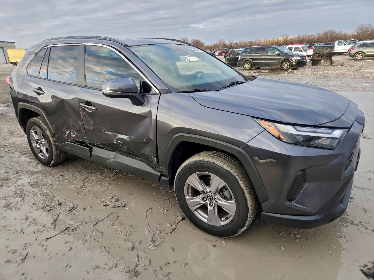 2022 TOYOTA RAV4 XLE photo 4