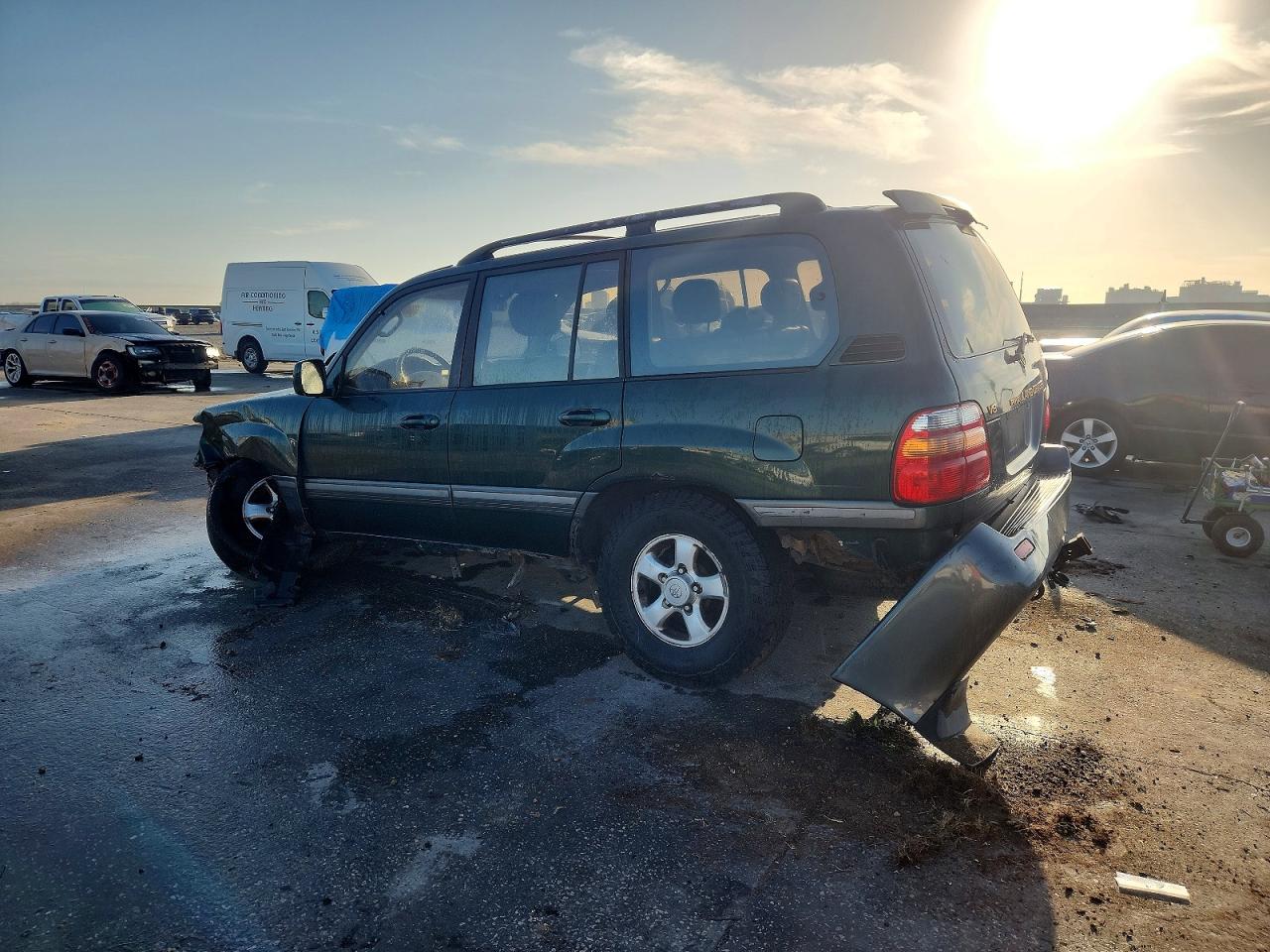 1999 TOYOTA LAND CRUISER photo 2