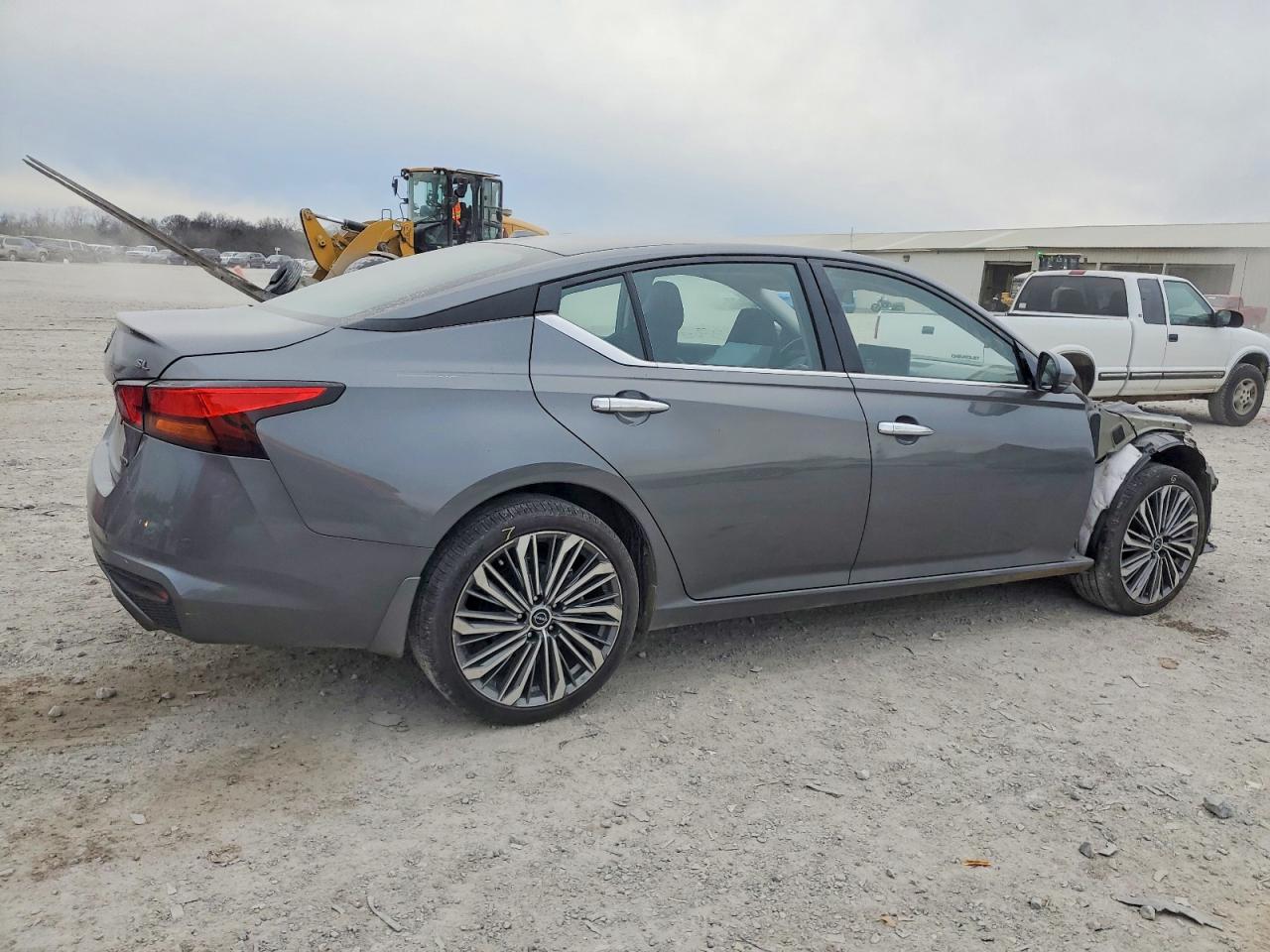 2024 NISSAN ALTIMA SL photo 3