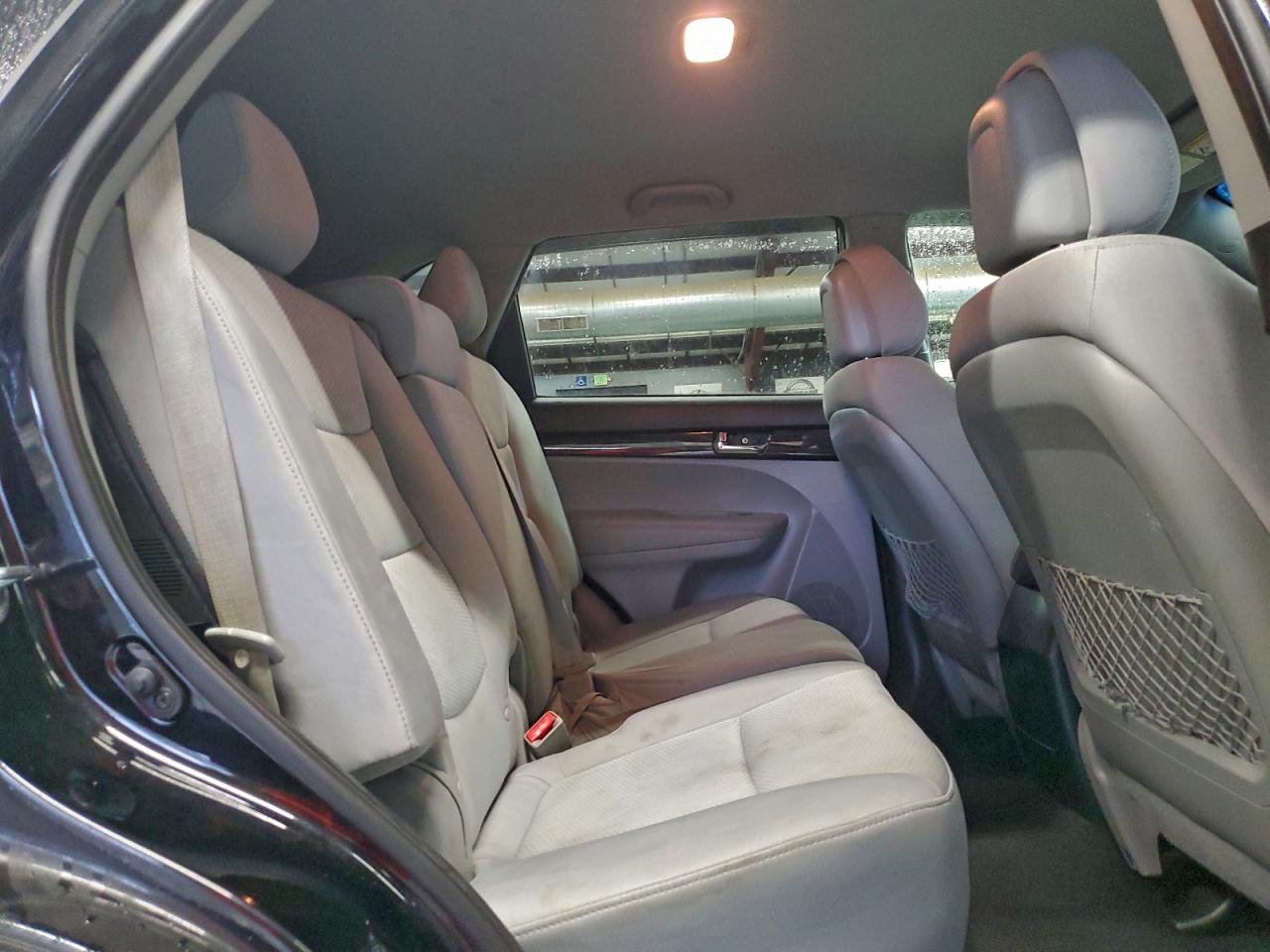 2011 KIA SORENTO BASE photo 11