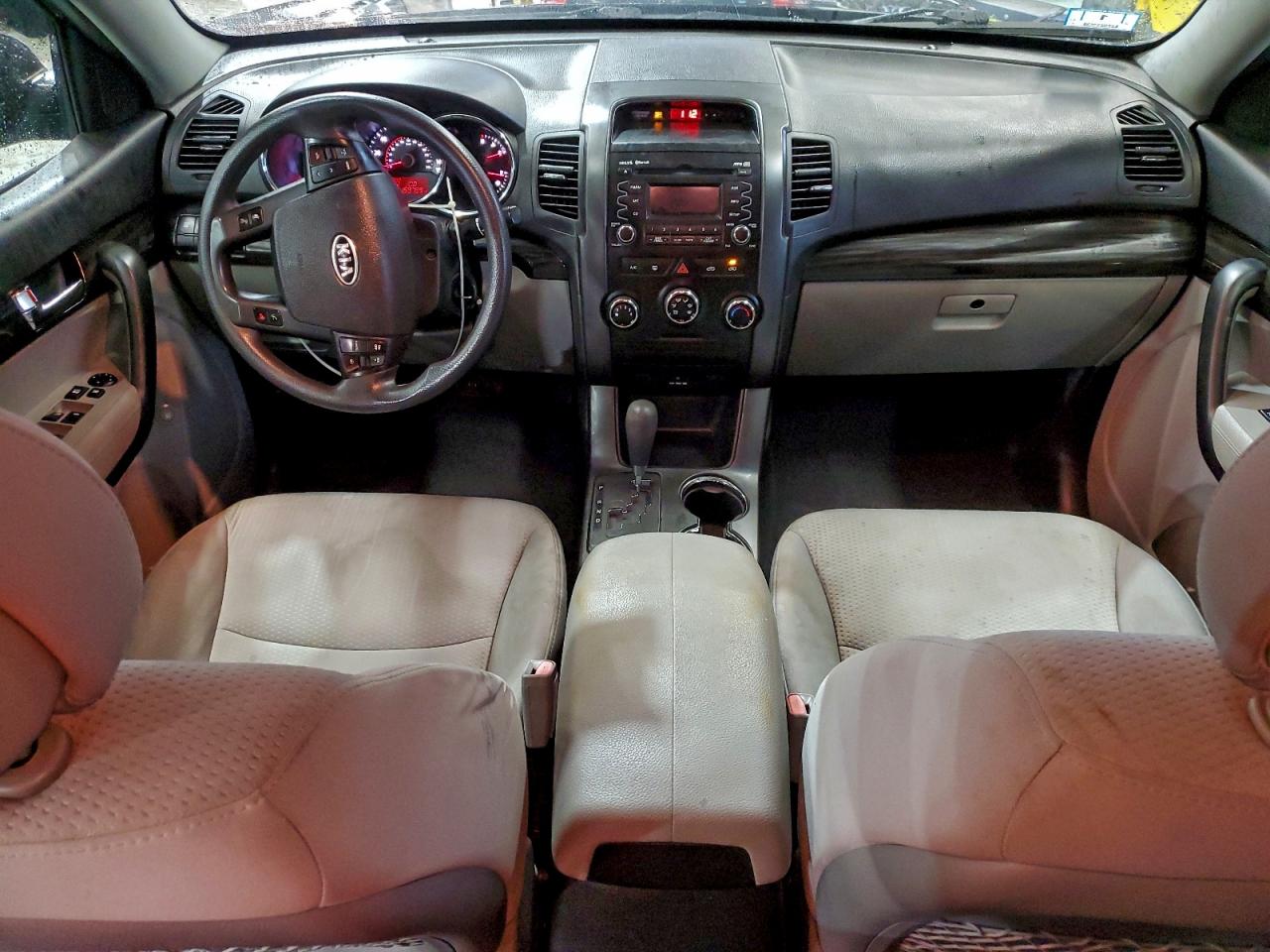 2011 KIA SORENTO BASE photo 8