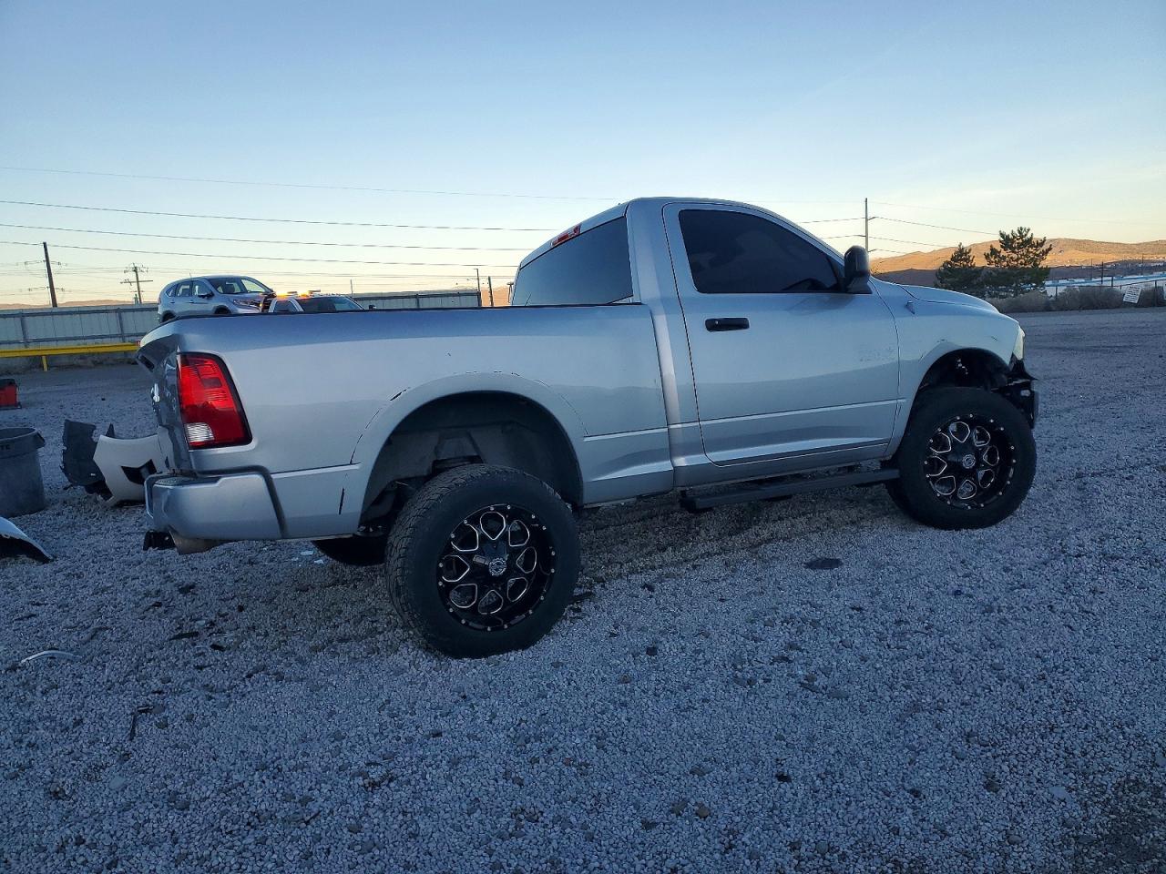 2014 RAM 1500 ST photo 3