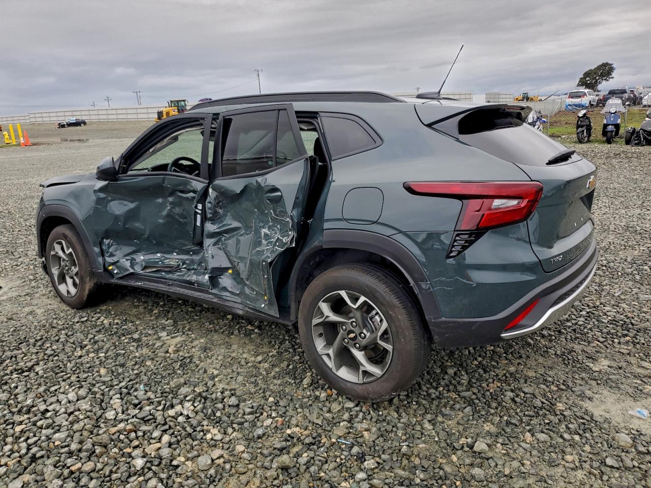 2025 CHEVROLET TRAX 1LT photo 3