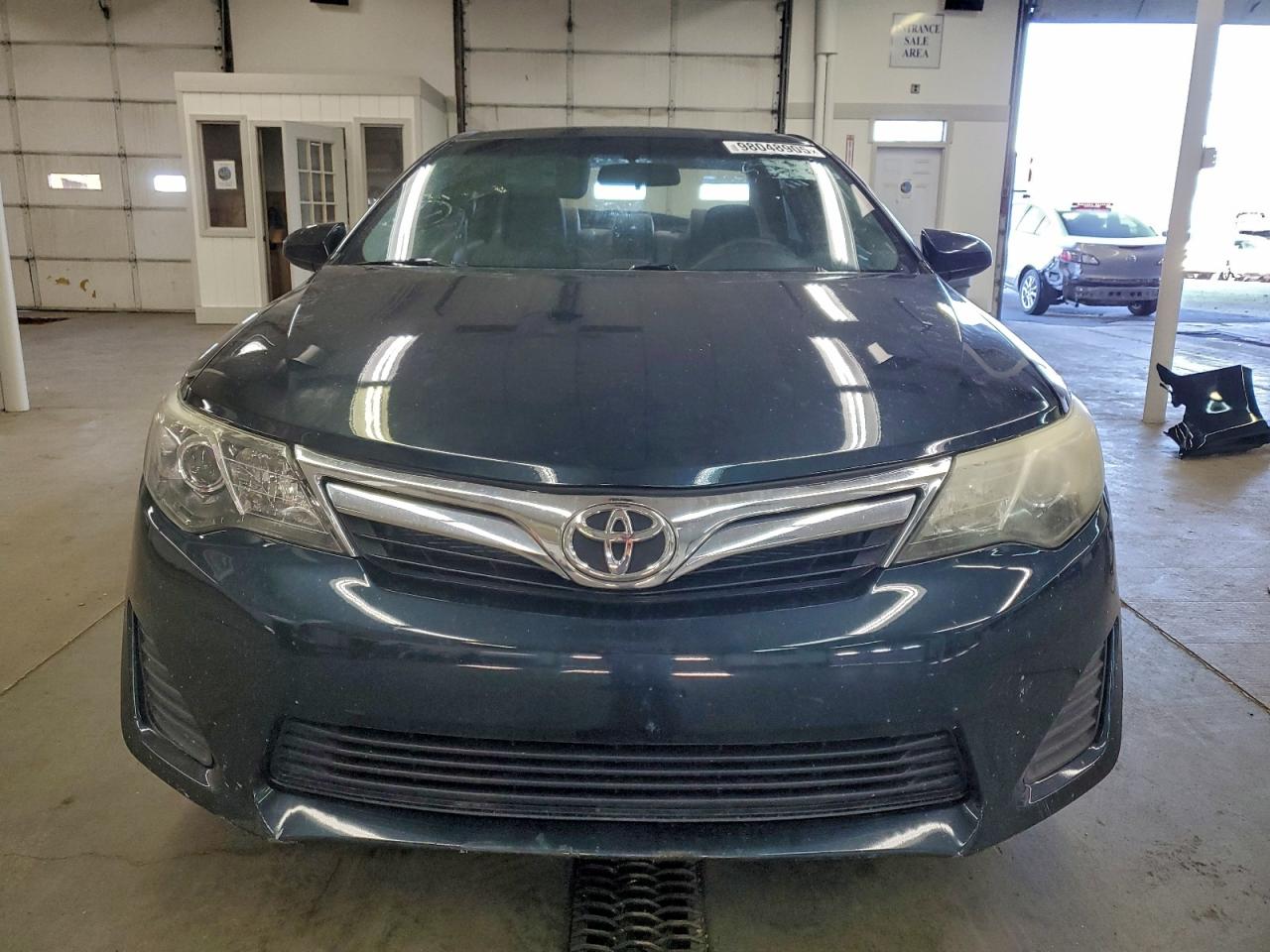 2014 TOYOTA CAMRY L photo 5