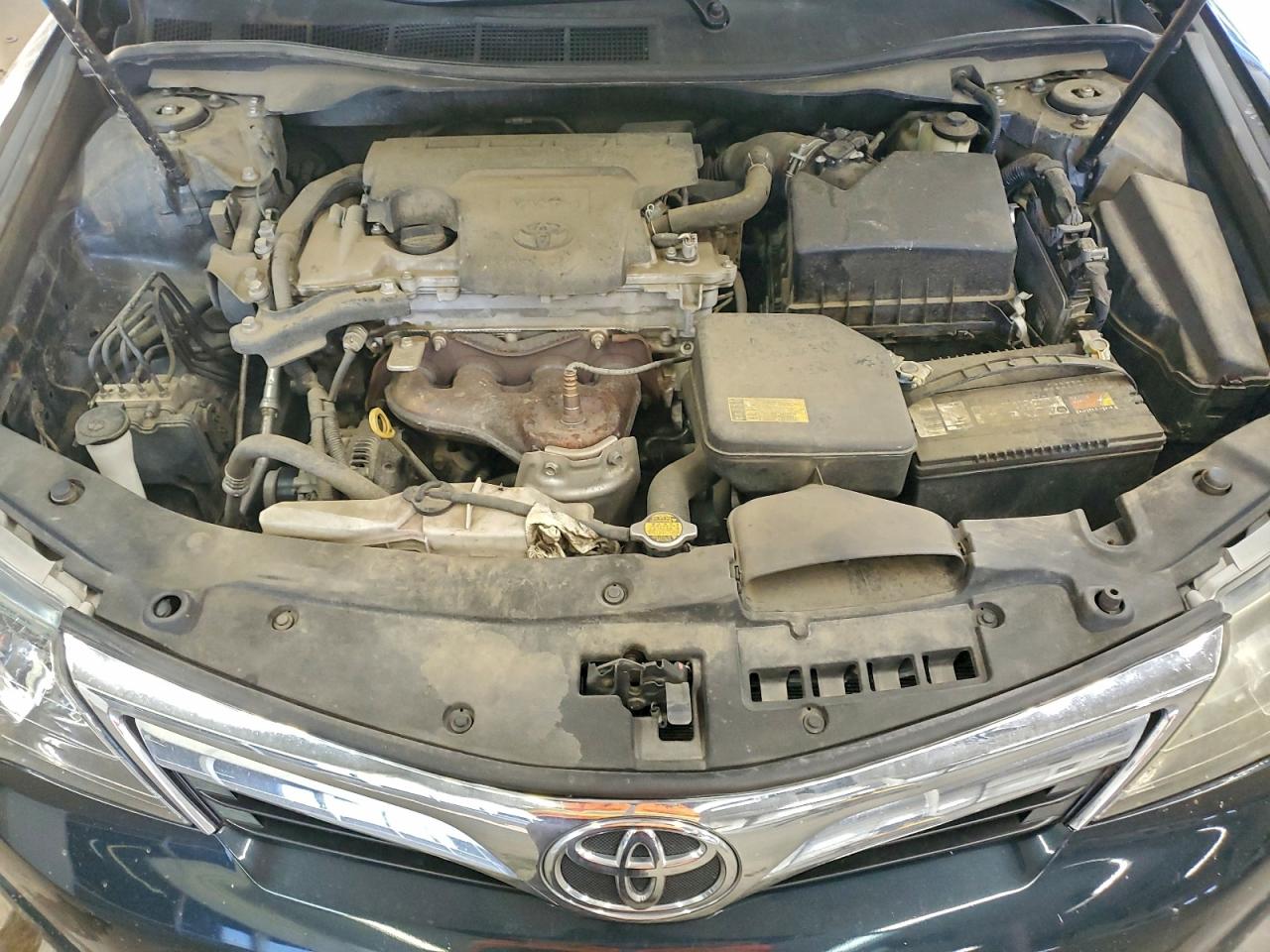 2014 TOYOTA CAMRY L photo 11
