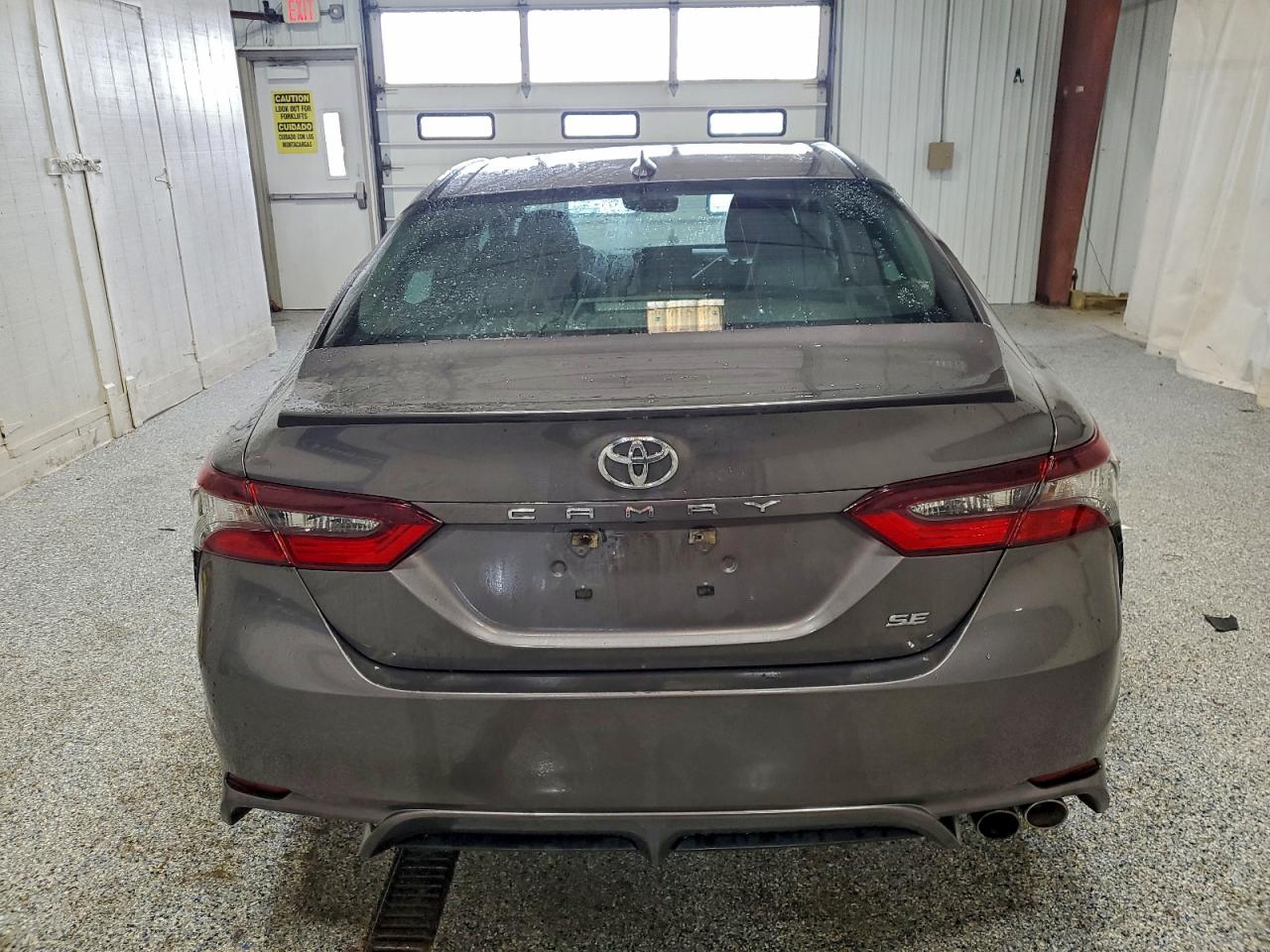 2022 TOYOTA CAMRY SE photo 6