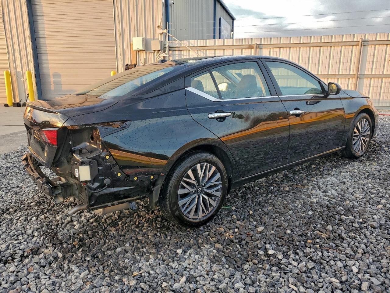 2025 NISSAN ALTIMA SV photo 3