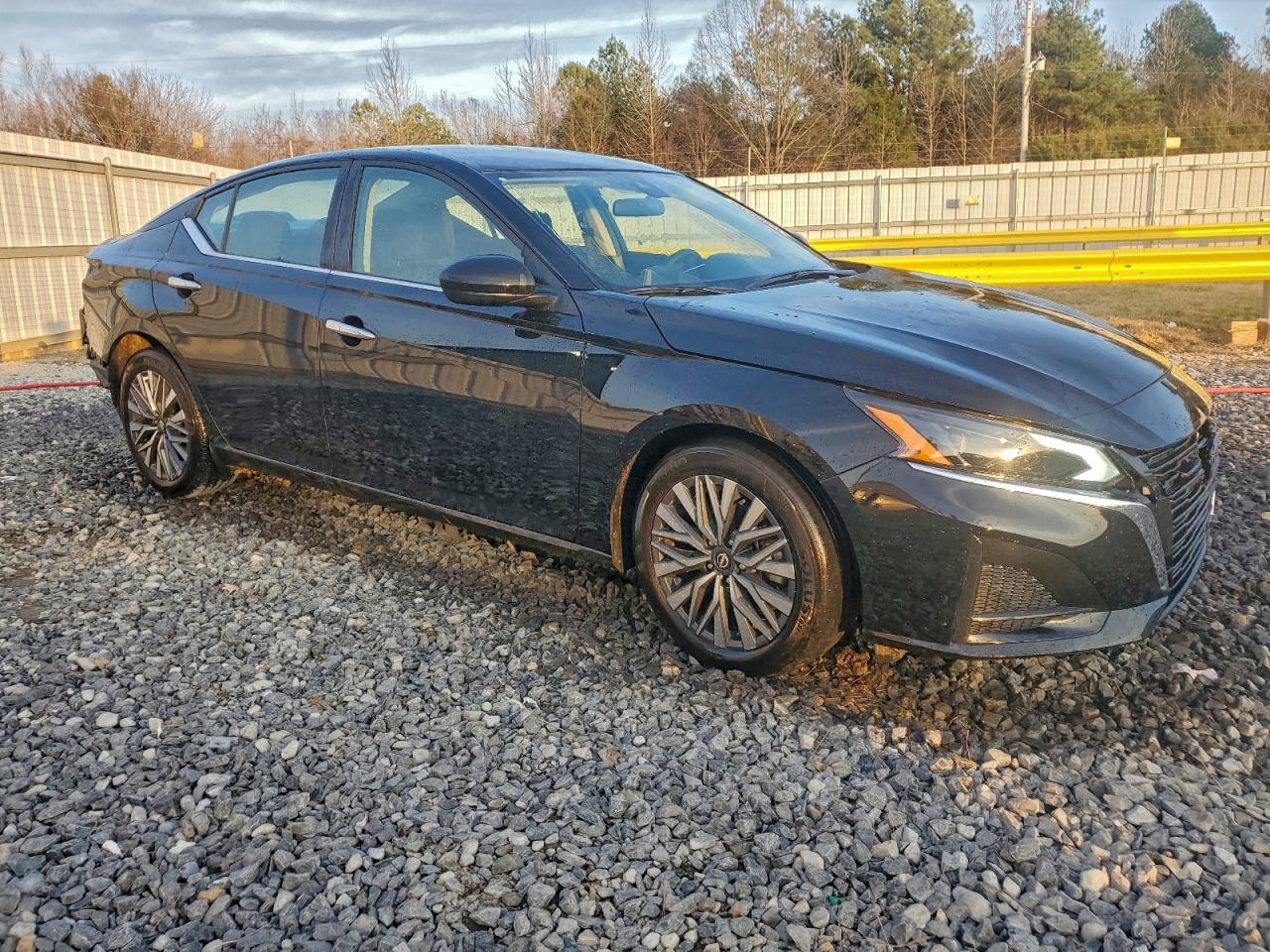 2025 NISSAN ALTIMA SV photo 4