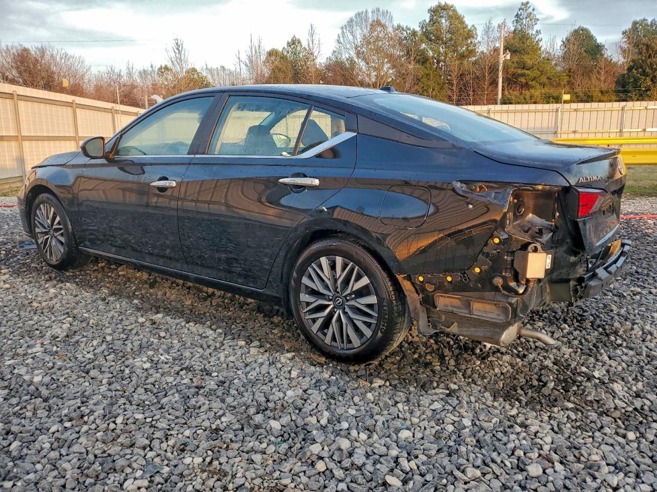 2025 NISSAN ALTIMA SV photo 2