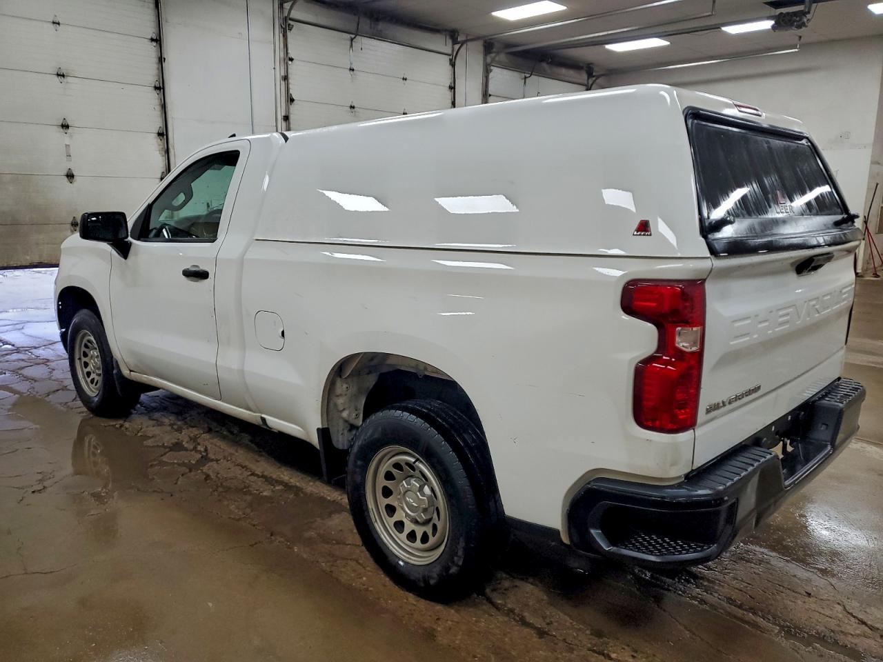 2023 CHEVROLET SILVERADO C1500 photo 2