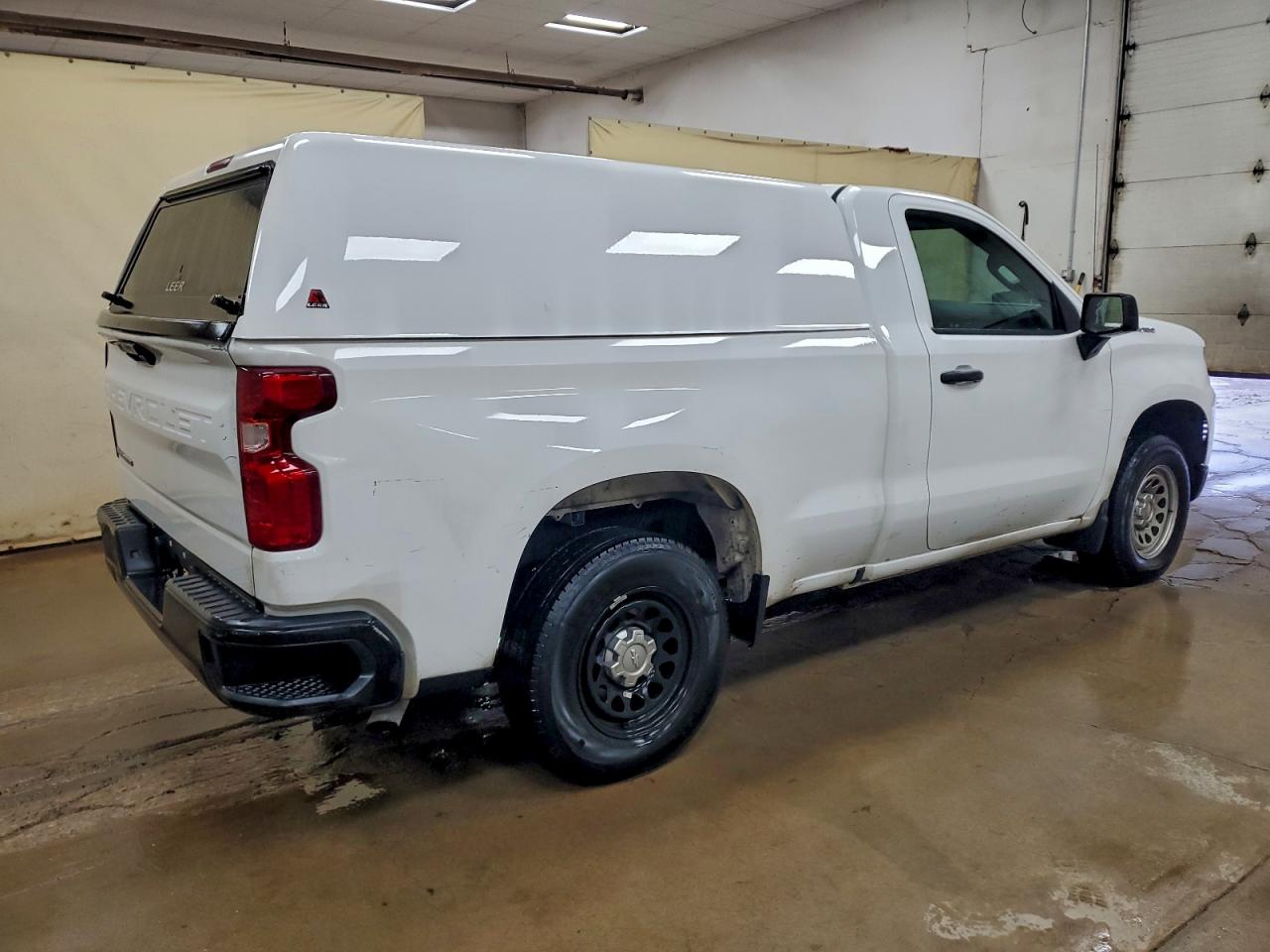 2023 CHEVROLET SILVERADO C1500 photo 3