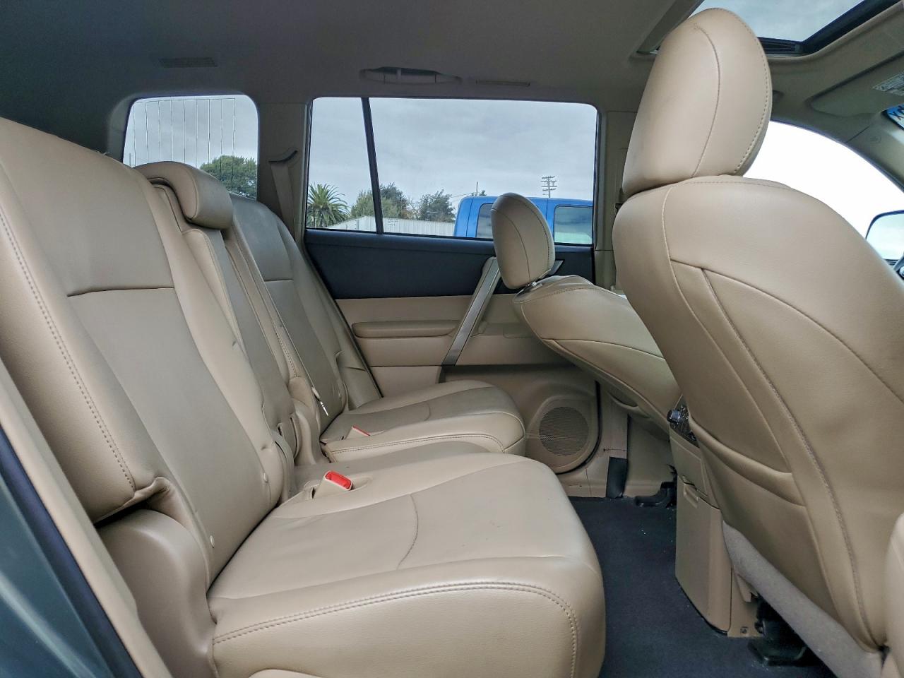2013 TOYOTA HIGHLANDER BASE photo 11