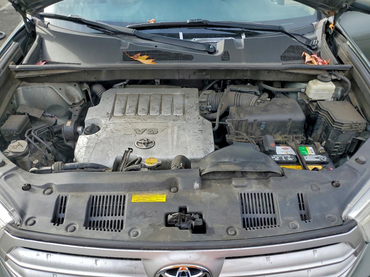 2013 TOYOTA HIGHLANDER BASE photo 12